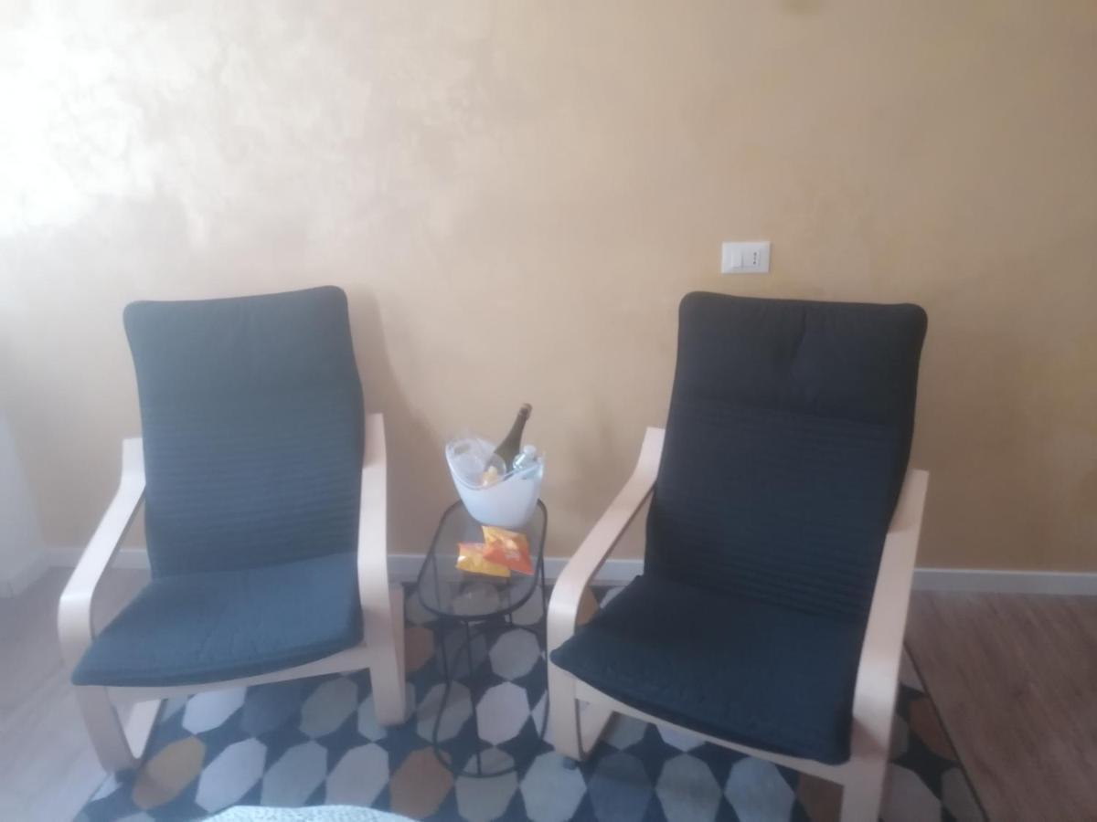 Emmanueli65 Fronte Clinica Per 5 Matrimoniale 2 Singoli 1 Divano Letto Пьяченца Экстерьер фото